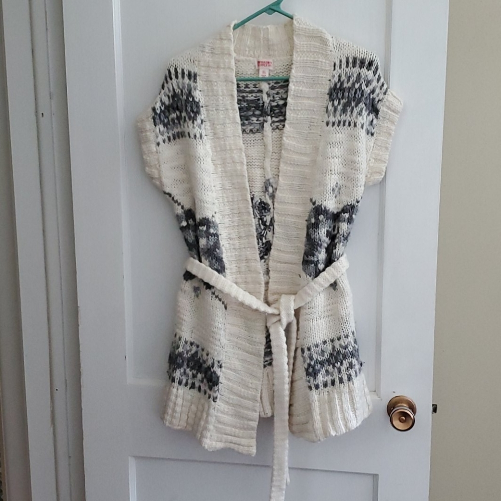 Short-sleeved Mossimo Cardigan